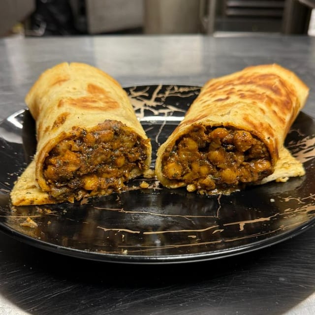 VeerGi Aloo Tikki Crunch — Crispy Potato Naan Pocket.
