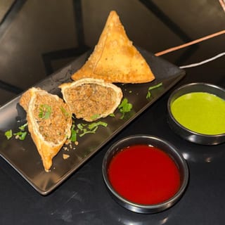 Chicken Keema Samosa (2pcs)